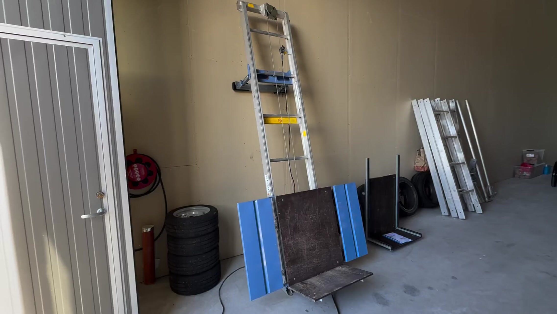 Flytthiss GEDA Lift Solar