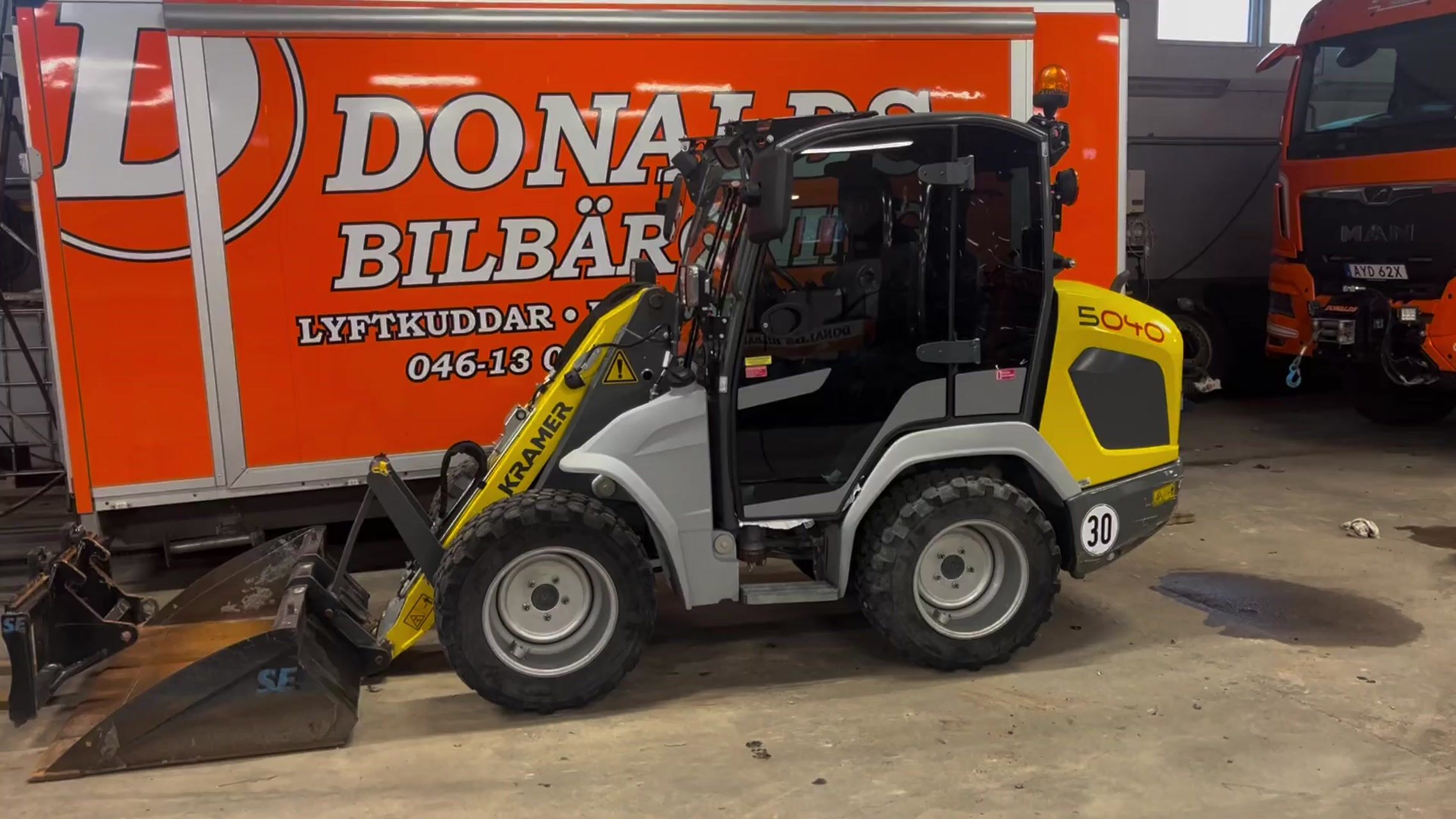 Kramer 5040, 2022 – låg tim, komplett med skopa & gafflar