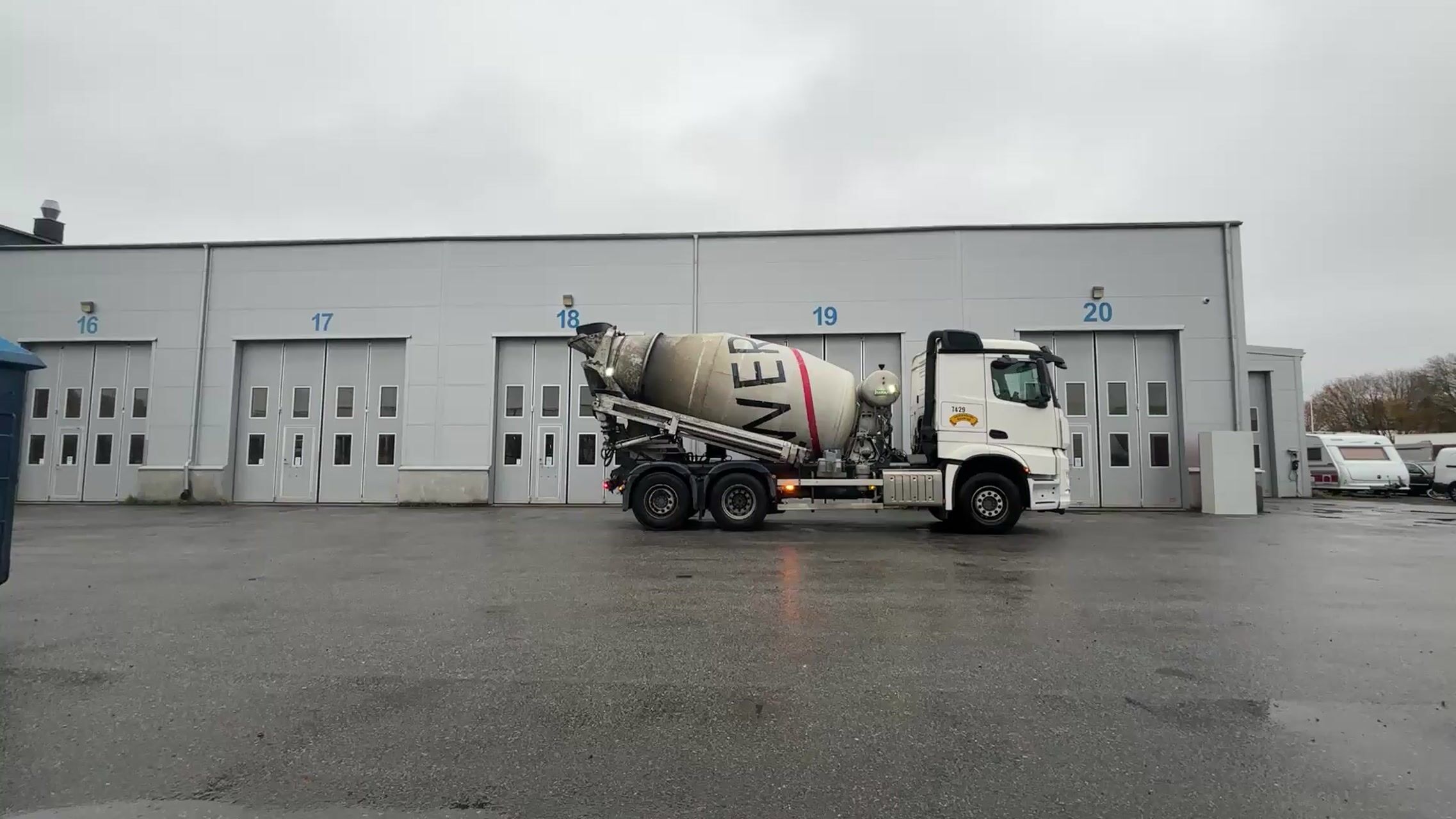 Betongbil Mercedes-Benz Arocs 10.7 -2019 | Saraka