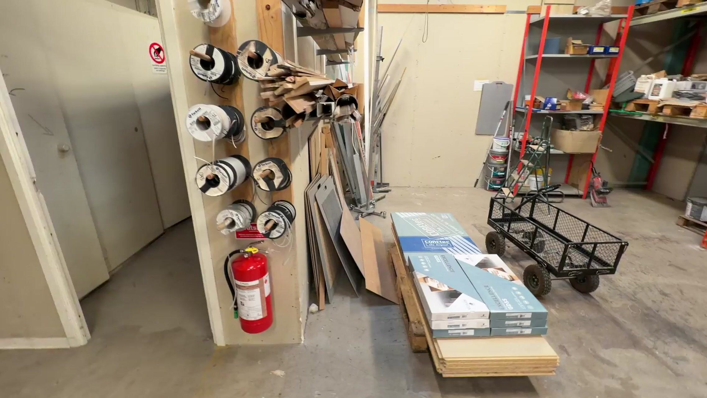 Golvmattor, ställ, verktyg m.m. Stort Parti