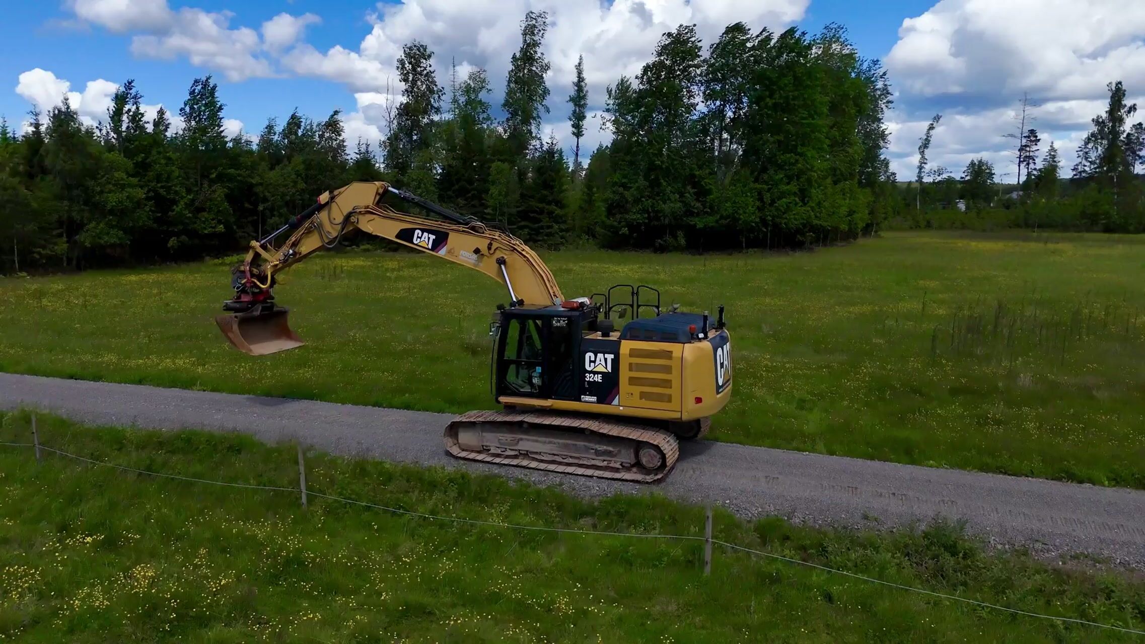 Tracked excavator Cat 324EL | 4 attachments | 2012