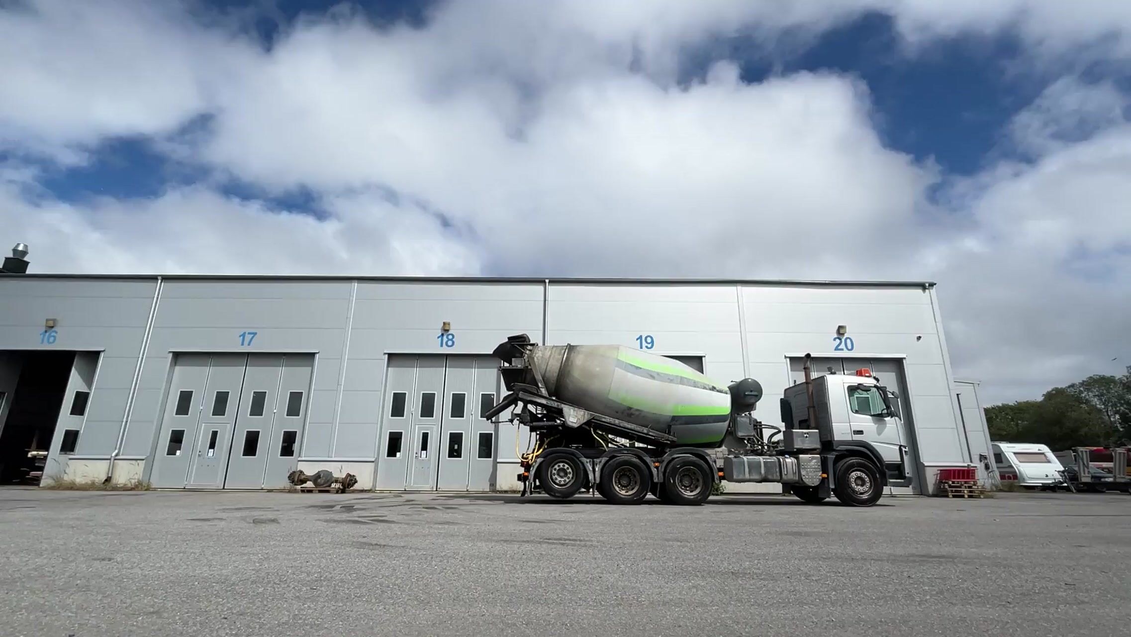Betongbil Volvo FM 10.8 8x4 I-Shift -2011 | EXPORT ONLY
