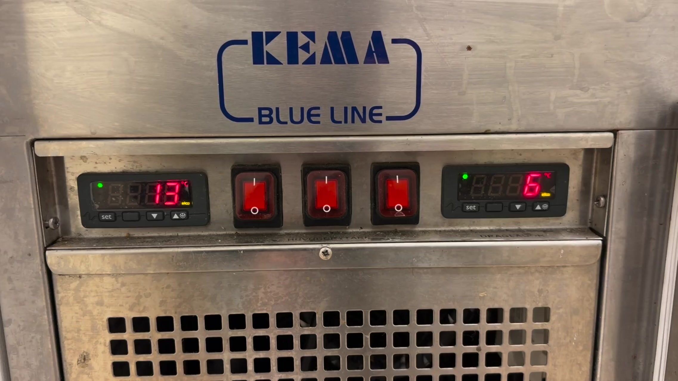 Kallskänksbänk KEMA Blue Line, 12 draglådor, 200 cm