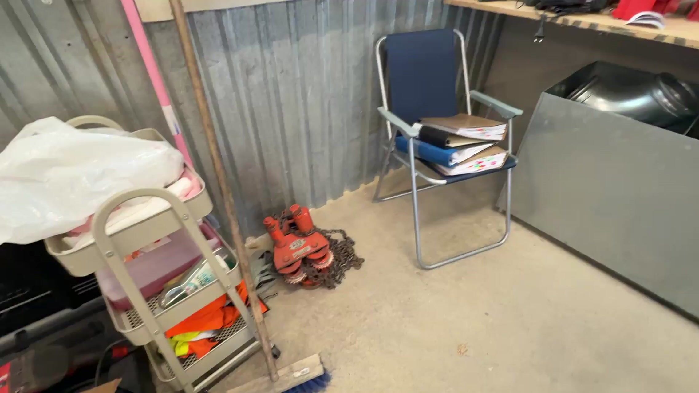 Ventilationsutrustning, verktyg, maskiner m.m. Stort parti.