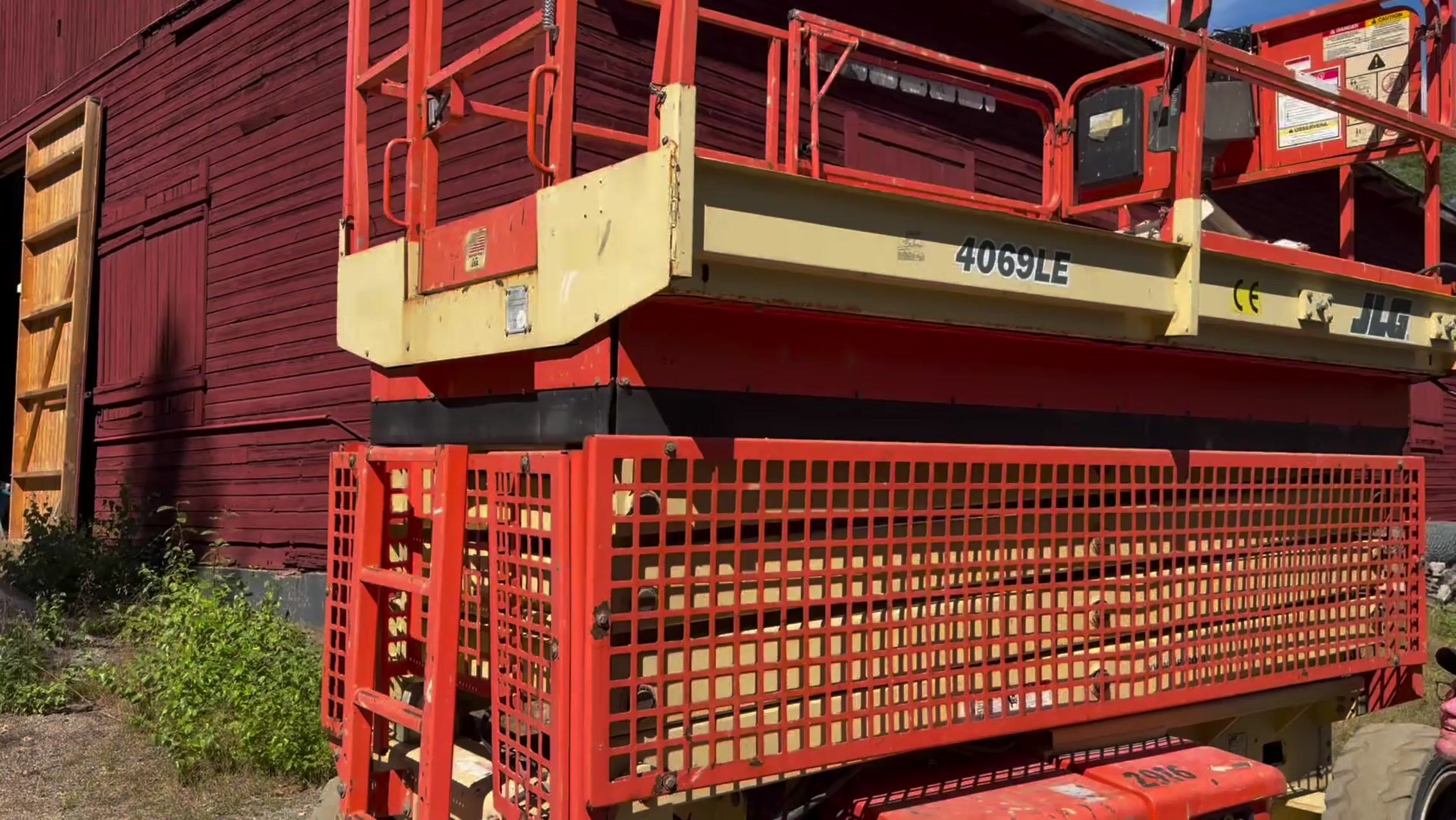 Scissor Lift JLG 4069LE | 14 m | New Batteries | Only 475 h