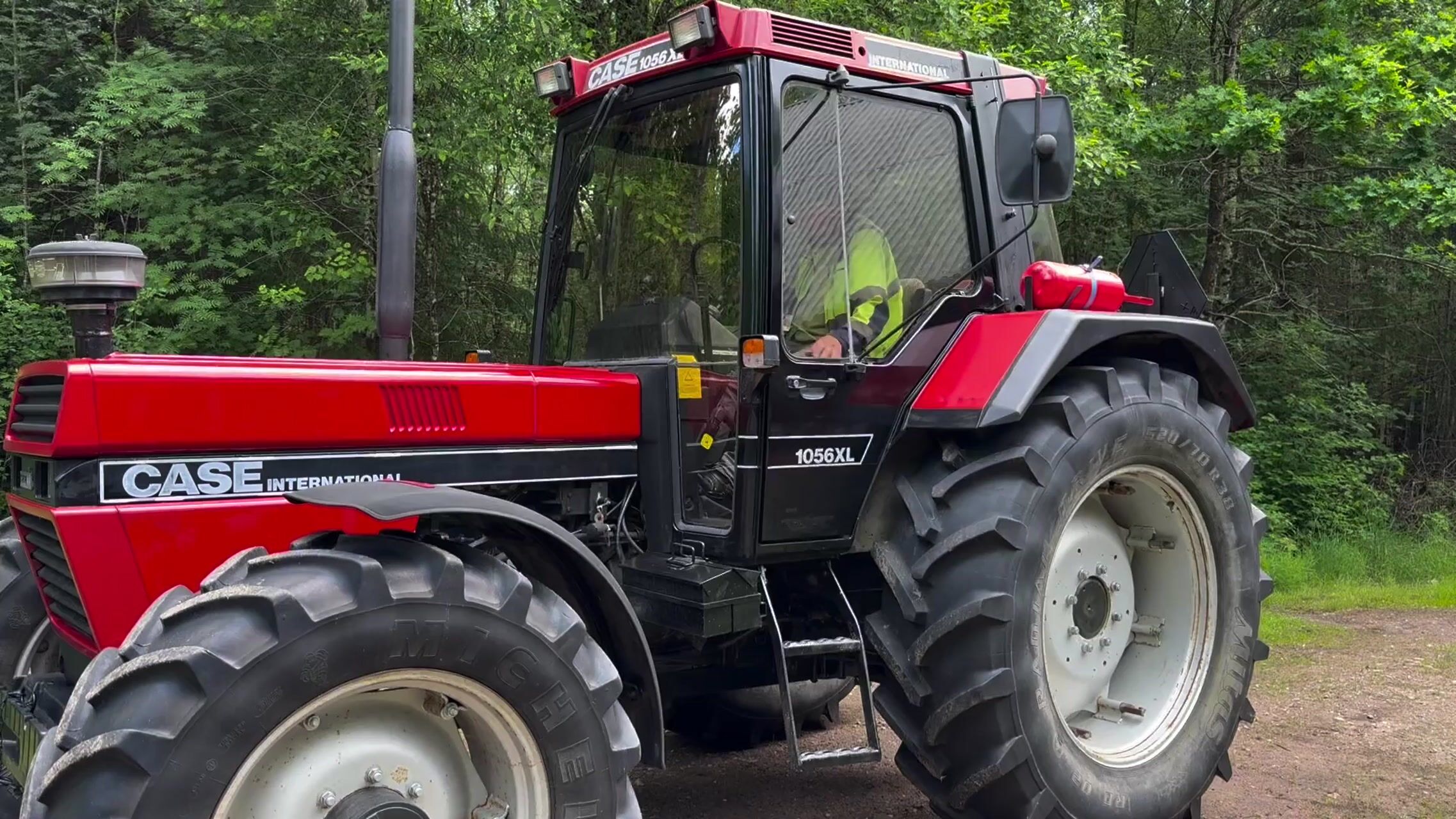 Traktor 4x4 Case IH 1056  105hk -1989