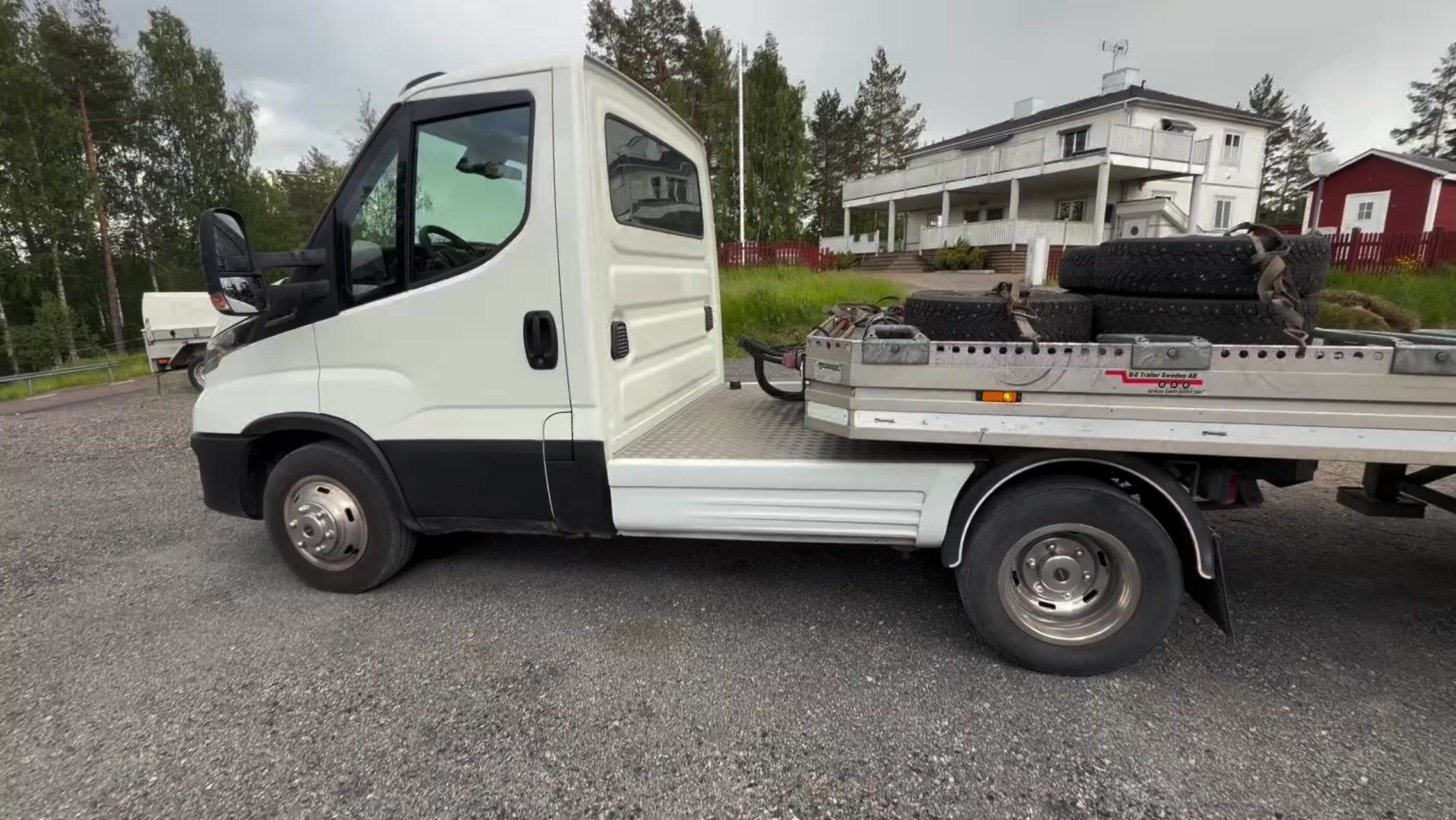 Biltransport Iveco Daily 40-180 - Släp Veldhuizen P47-2  – Automat – 2022