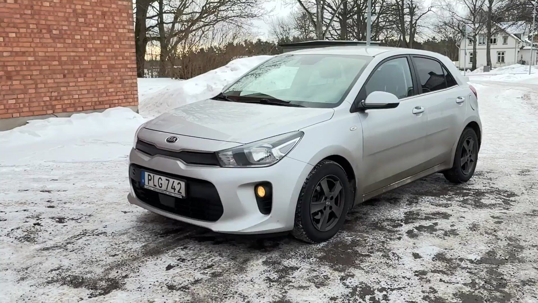 Kia Rio 1,4 | 11763 mil | Dubbelkommando | Automat | 2017
