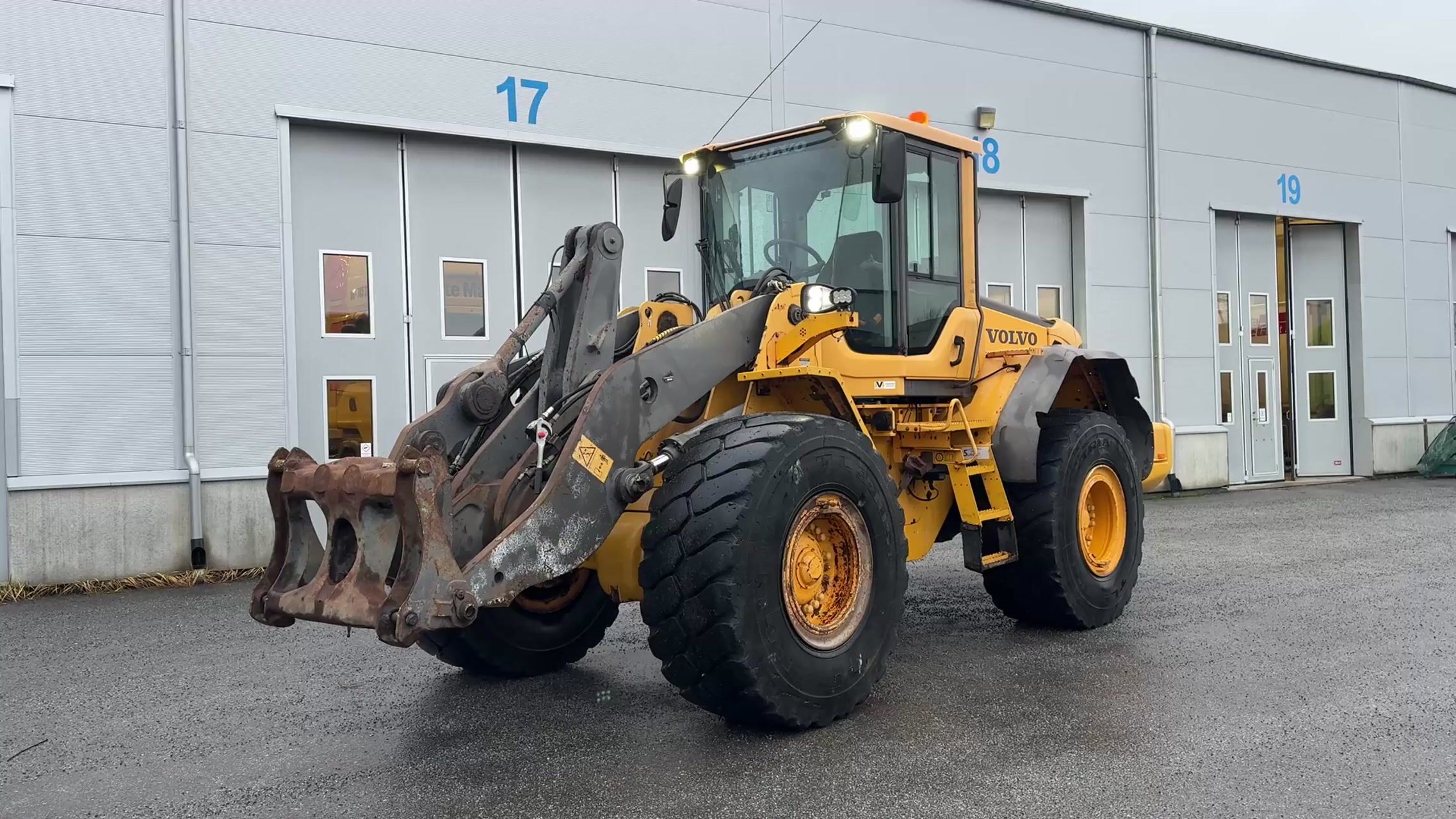 Hjullastare Volvo L120F -2009