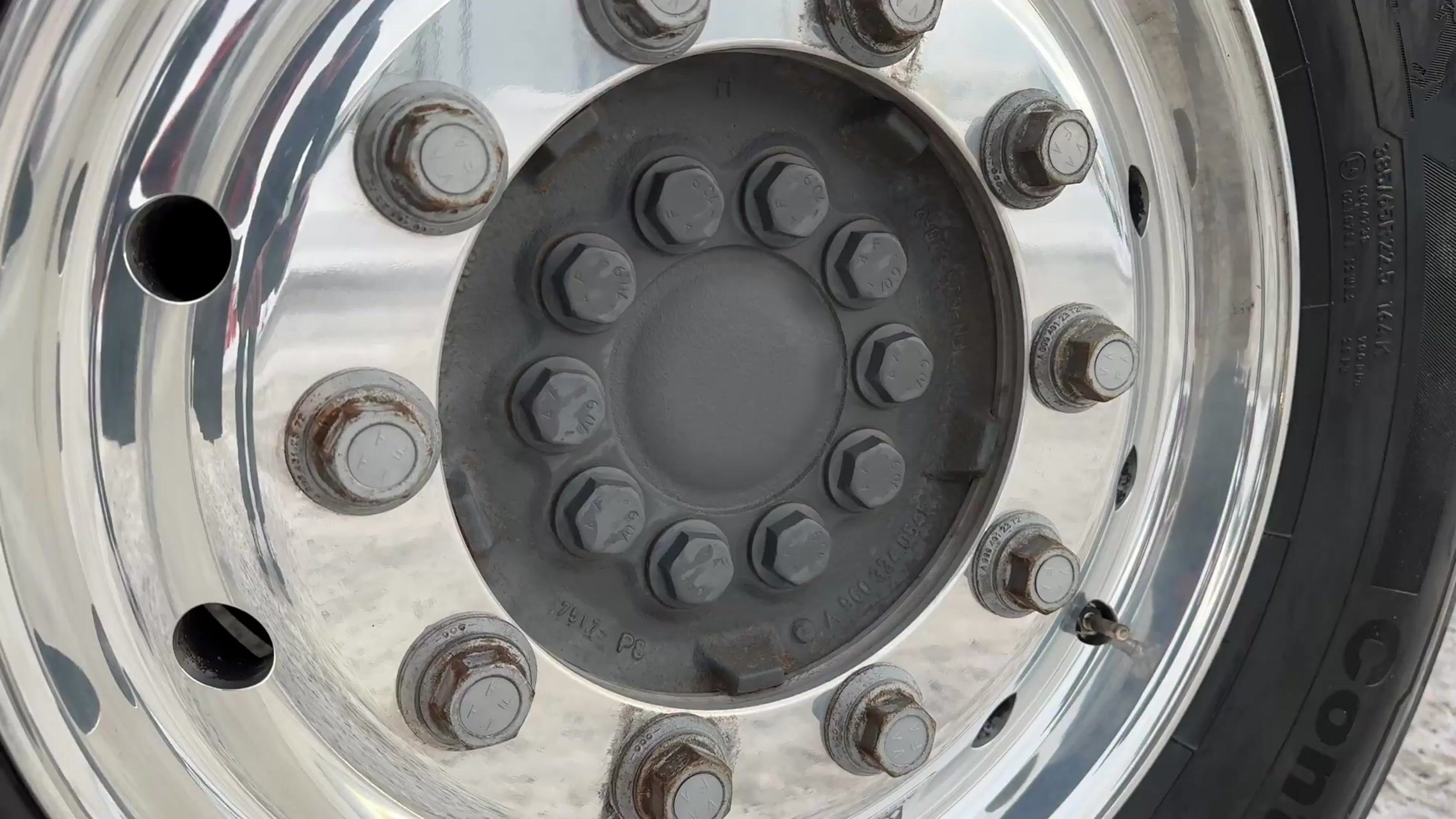 Tridemväxlare Mercedes-Benz Arocs 3758 -2023 | JOAB 24 ton | Plogutrustad