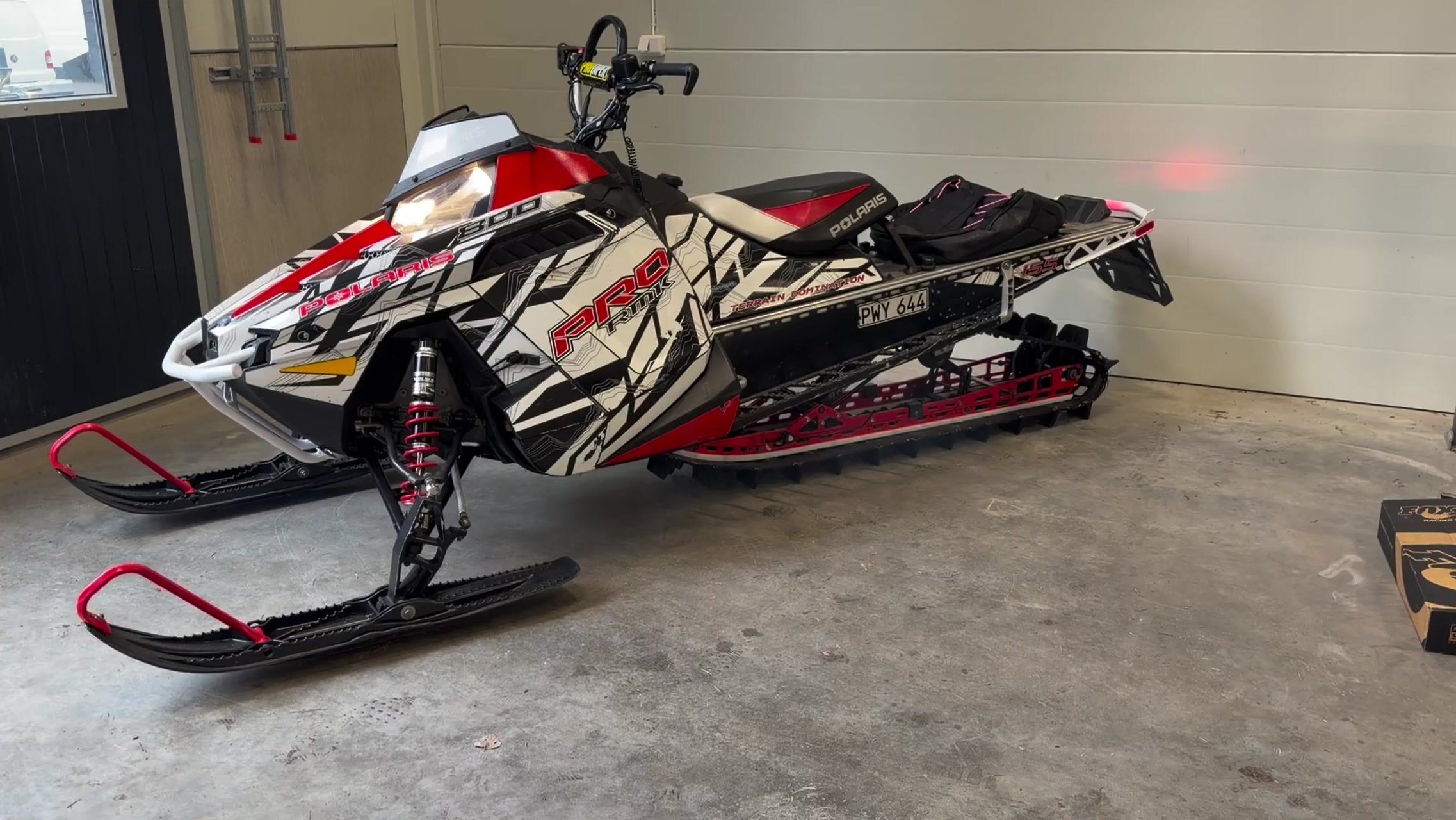 Snowmobile Polaris 800 PRO RMK 155" – 2015