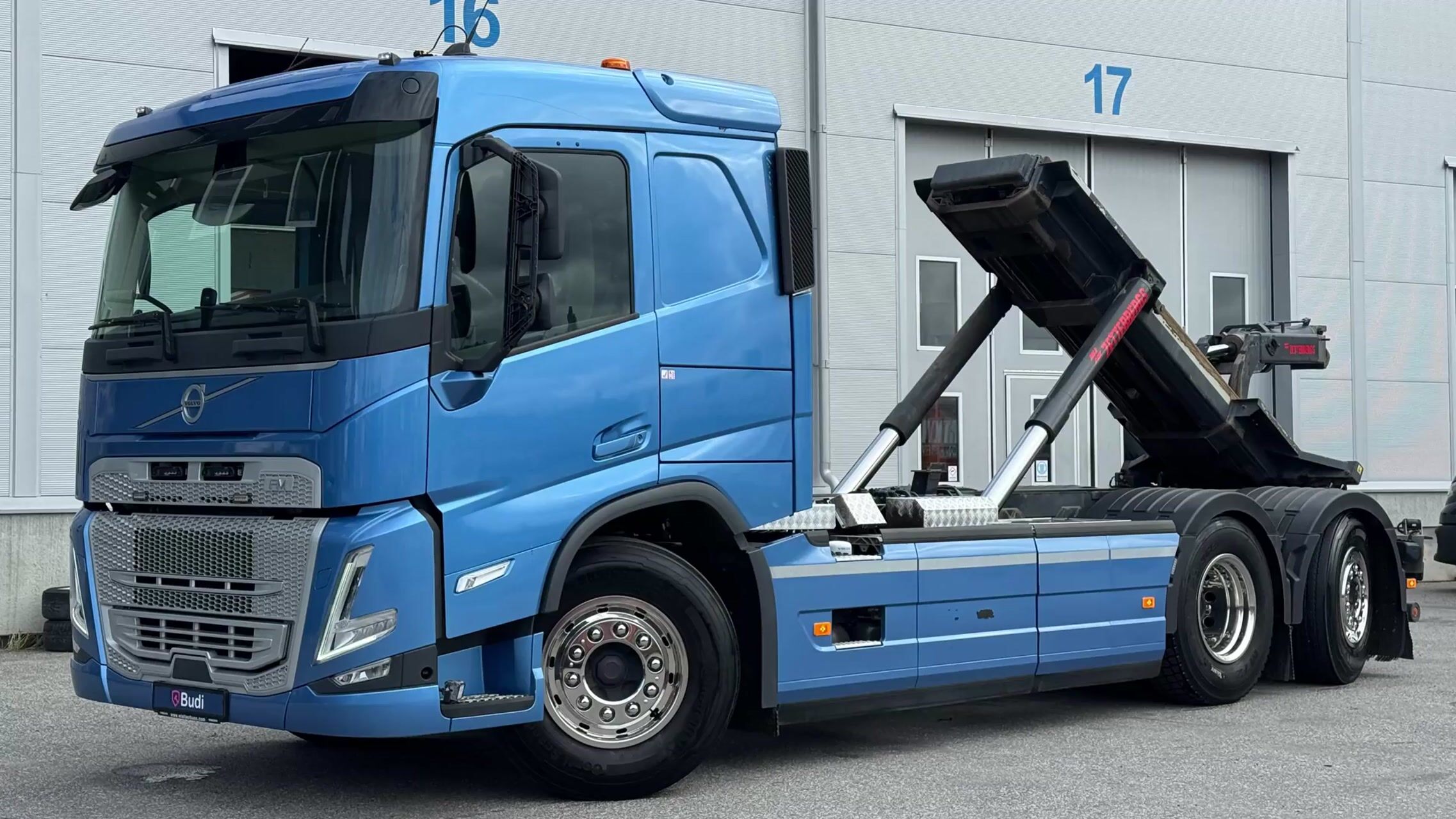 Volvo FM 470 6x2-4 I-Shift TR Hooklift - 2024 | Zetterbergs LIVAB