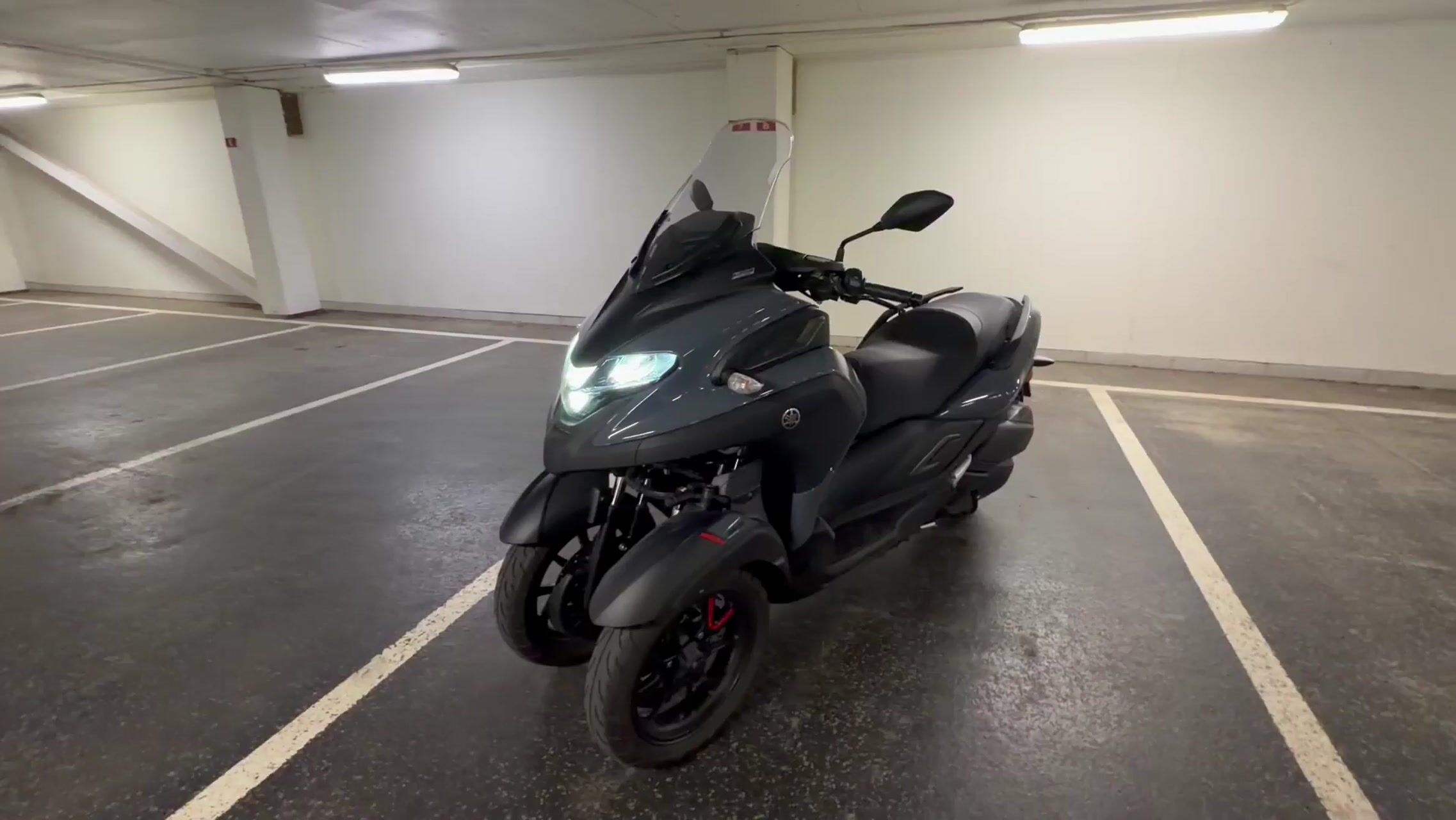 Motorcykel Yamaha Tricity 300 -2025 | Endast 174 mil | B-kort