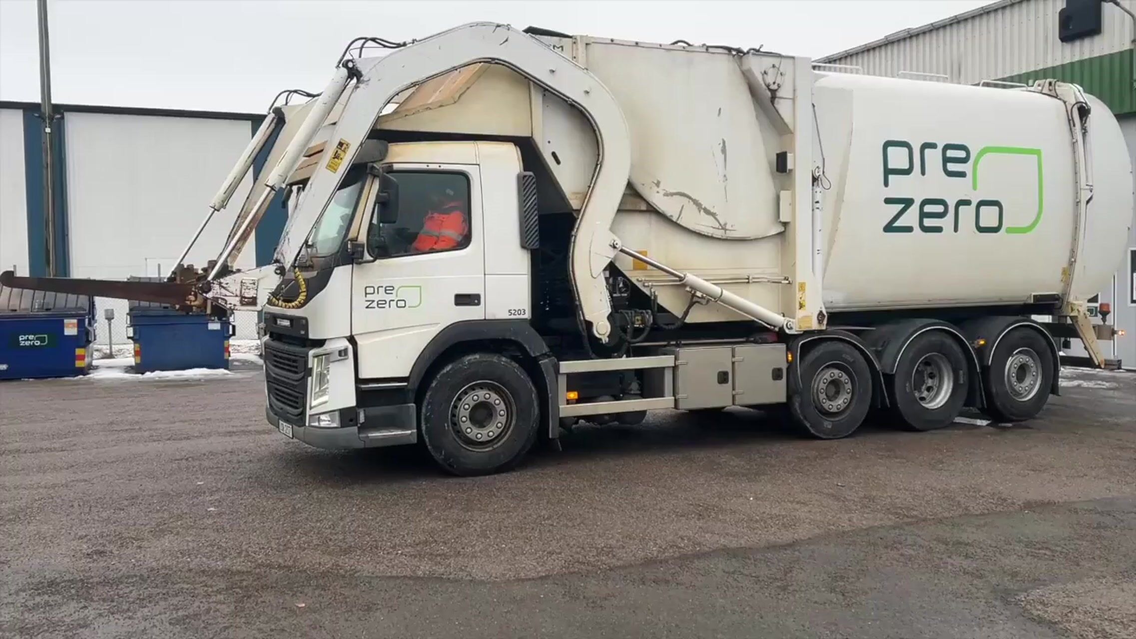 Frontlastare Volvo FM tridem 8X2*6 | NTM FLP-36