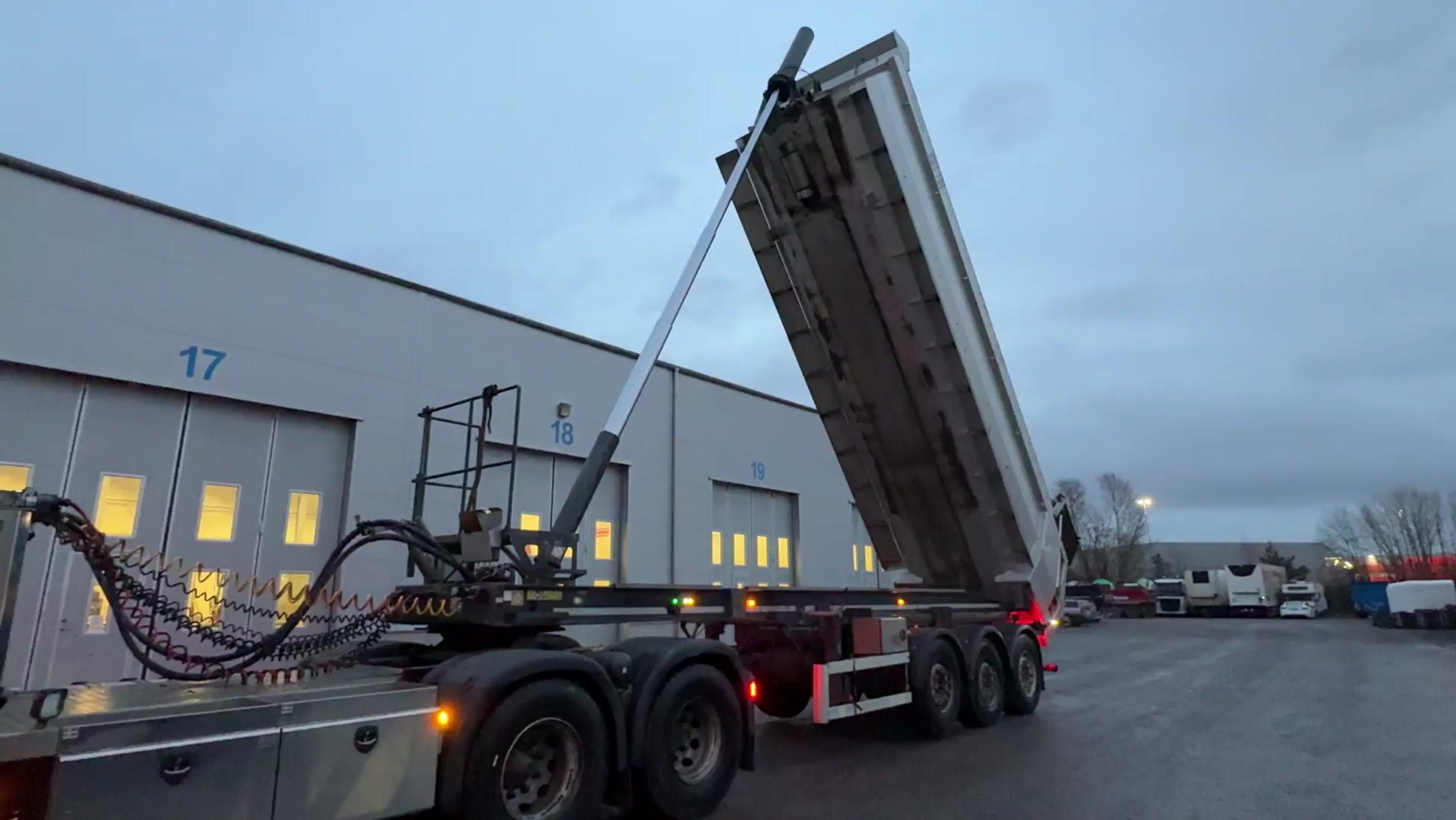 Dragbil med Tipptrailer Scania R520 A 6X4 NB -2018 | Istrail